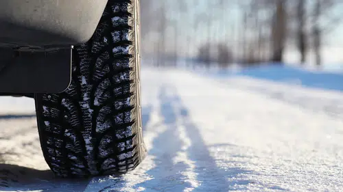 Sürücülerin dikkatine: Kış lastiği uygulaması bitiyor, yeni tarifeler belli oldu