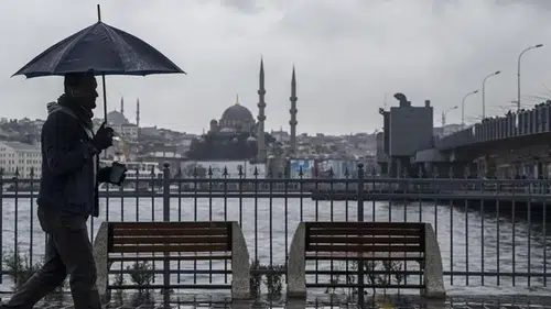 Türkiye genelinde yoğun yağış uyarısı: Sıcaklıklar 4 derece düşecek