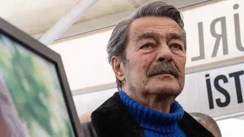 Kadir İnanır entübe edildi