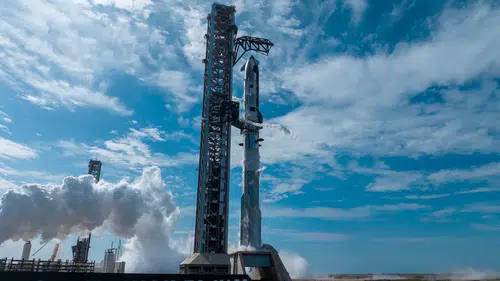Tarihi fırlatma: Dünyanın en büyük roketi Starship V3 uzaya fırlatıldı