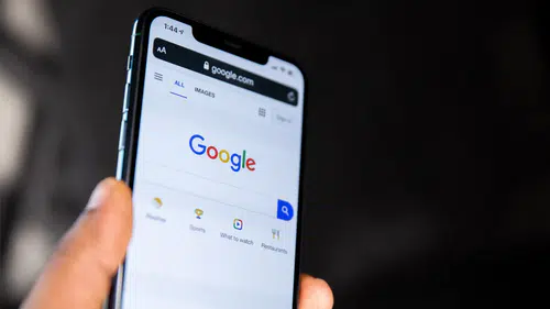 Google’dan yeni güvenlik dönemi: Botları ayırt etmek için “el sallama” testi geliyor