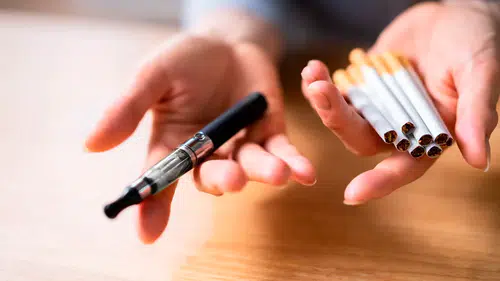 Tıp dünyasından elektronik sigara uyarısı: Kansere yakalanma riskini doğrudan artırıyor