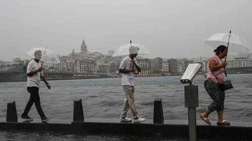 İstanbul için kuvvetli yağış alarmı: AKOM saat vererek uyardı