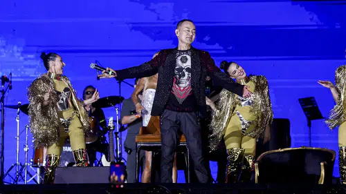 İstanbul Festivali’nde Serdar Ortaç gecesi: Binlerce kişi şarkılara hep bir ağızdan eşlik etti