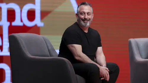 Cem Yılmaz'dan sevindiren haber: Hastaneden taburcu edildi