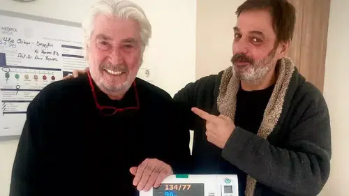 Erdal Özyağcılar, Ufuk Özkan’ı hastanede ziyaret etti: En büyük dileğimiz sağlığına kavuşması