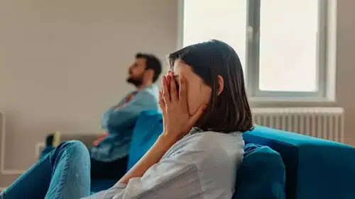 Bile bile zarar görüyoruz: İnsanlar neden sağlıksız ilişkilerden kopamıyor?