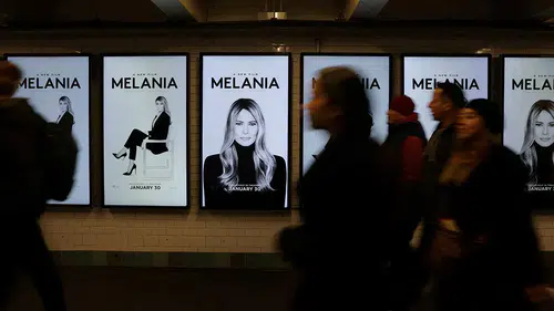 Melania belgeseli boş salonlara oynayacak: Trump'ın biletleri 'yok satıyor' dediği filme İngiltere'de rağbet yok