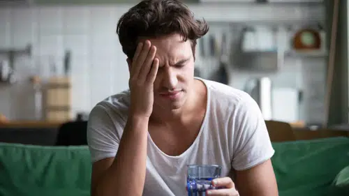 Uzmanlar açıkladı: Akşamdan kalmalık neden olur, nasıl hafifletilir?