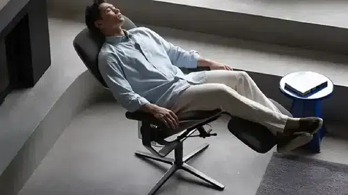 Yerçekimini unutturan koltuk: Oturmak değil, süzülmek gibi