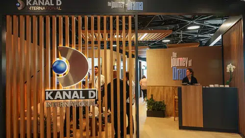 Türk dizileri Fransa'da rüzgar estiriyor: Kanal D'nin Cannes çıkarması