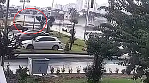 Adana'daki feci kazanın güvenlik kamerası görüntüleri yayınlandı