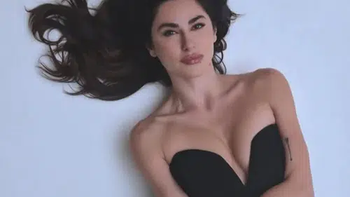 Nesrin Cavadzade Bodrum'da yazı bitirmedi: Siyah bikinili kareleriyle nefes kesti