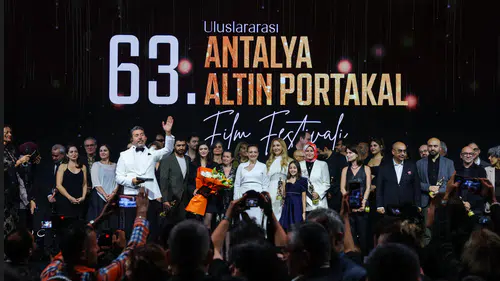 63. Antalya Altın Portakal'da büyük zafer: Taş ve Tüy gecenin yıldızı oldu