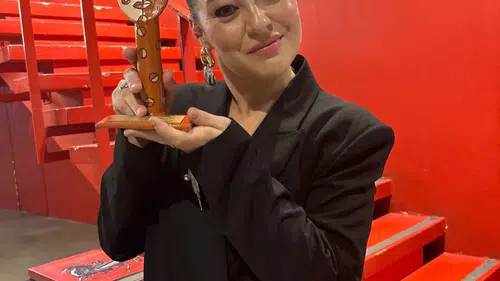 Nergis Öztürk'e prestijli ödül: Sahnedeki ustalığı tescillendi