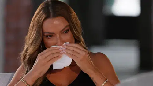 Hadise gözyaşlarını tutamadı: “Büyük bir travma yaşadım”