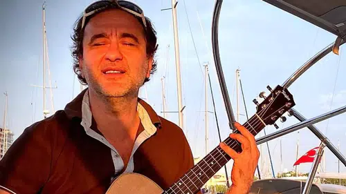 Şarkıcı Nev son yolculuğuna uğurlandı