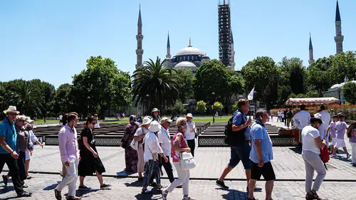 2025’te Türkiye’yi ziyaret eden turist sayısı 64 milyona yaklaştı