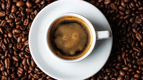 Birkaç damla yetiyor: Evde bol köpüklü Türk kahvesinin sırrı