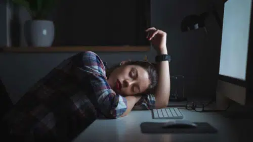 İş hayatı yıpratıyor: Türkiye’de çalışanların yarısı yorgun ve stresli