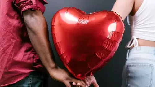 Sevgililer Günü alarmı: “Ne alsam?” diyenlere aşk garantili hediye rehberi