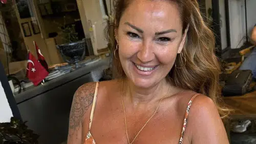 Pınar Altuğ’dan “cenazede başörtüsü” tartışmasına net çıkış: Ben kapatmayanlardanım