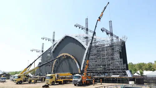 Müzikseverlerin beklediği büyük buluşma başlıyor: Yenikapı’da dev sahne kuruldu