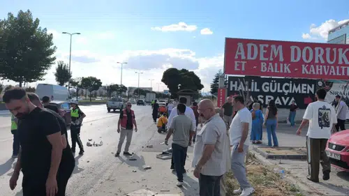 Etimesgut’ta otomobil ile motosiklet çarpıştı: 2 yaralı