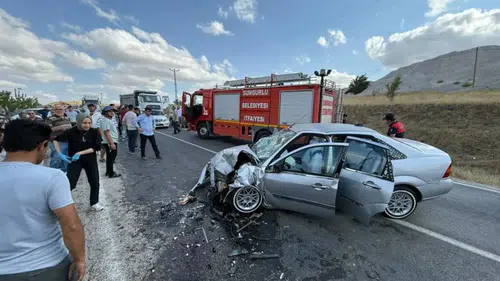 Sungurlu'da iki otomobil çarpıştı: 7 kişi yaralandı