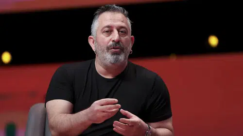 Cem Yılmaz'ın sağlık durumuyla ilgili sevindiren haber: Anjiyo başarılı, yoğun bakımda