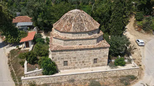 Perge'nin 2 bin yıllık taşları, 200 yıllık caminin duvarlarında yaşıyor
