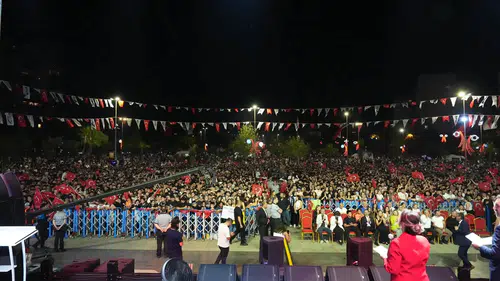 Zafer Bayramı'nda Sancaktepe'de coşkulu buluşma: Ceza'dan unutulmaz konser