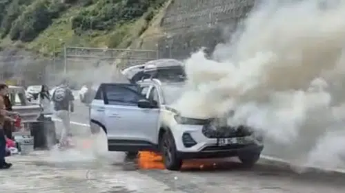 Bolu Dağı Tüneli girişinde cip alevlere teslim oldu