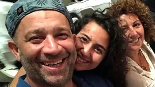 Gülenay Çoruh'un nikah masasına giden yolda ilk adım: Ünlü çiftin kızı İlker Ayrık'ın çiftliğinde söz kesti