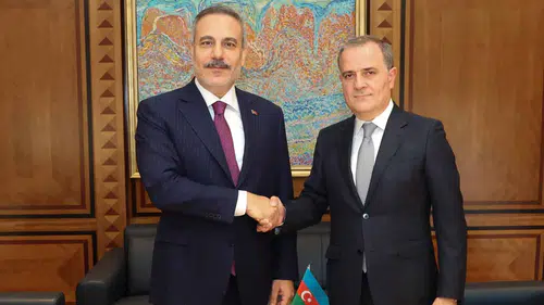 Bakü'de kritik diplomasi trafiği: Fidan ve Bayramov bir araya geldi