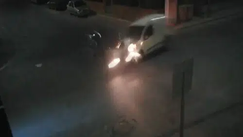 Tarsus'ta kavşak kazası: İki araç çarpıştı, o anlar saniye saniye kaydedildi