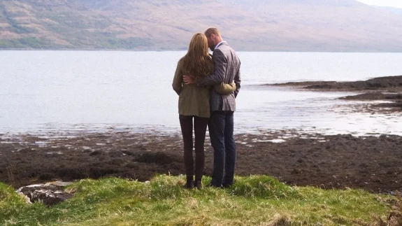 Prens William ve Kate Middleton'dan Galler'de oldukça romantik pozlar