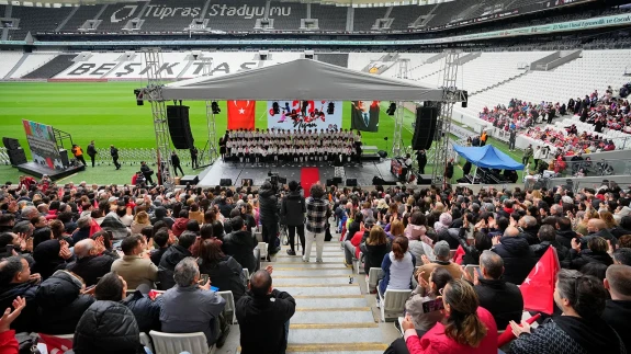 Beşiktaş, 23 Nisan'ı Tüpraş Stadyumu’nda büyük bir törenle kutladı!