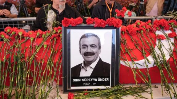 Sırrı Süreyya Önder son yolculuğuna uğurlandı