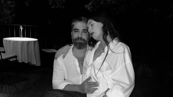 Neslihan Atagül, oğlu Aziz'i emzirdiği anı paylaştı