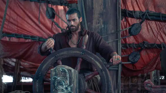 Can Yaman’dan yeni dizisi Sandokan’la ilgili hayranlarını sevindirecek paylaşım: Çok yakında…