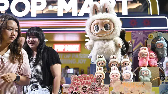 Tüm dünyayı saran çılgınlık: Labubu çanta bebekleri