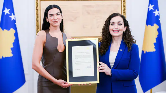 Dua Lipa Kosova vatandaşlığı aldı