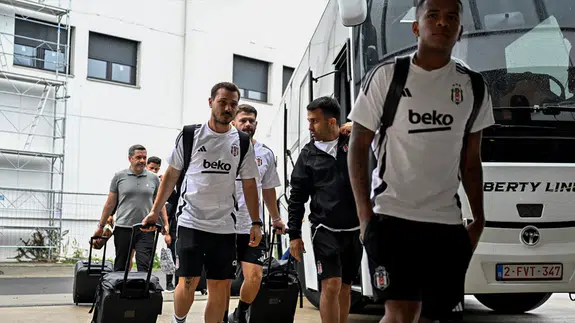 Beşiktaş, yarın oynayacağı Lausanne maçı için İsviçre'ye geldi