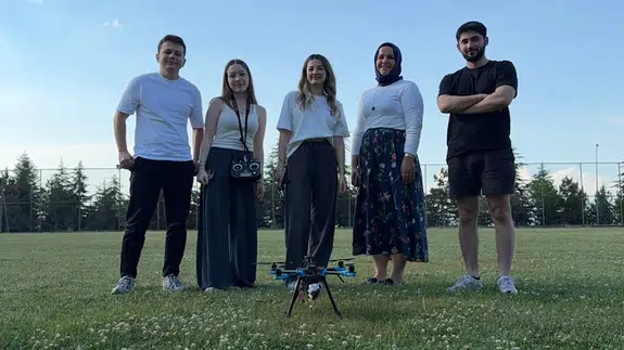 Üniversite öğrencilerinden yüz tanımalı otonom güvenlik dronu