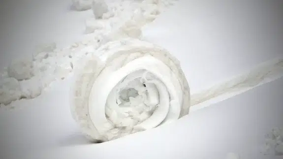Ilgaz Dağı'nda nadir doğa olayı: Kar ruloları hayran bıraktı