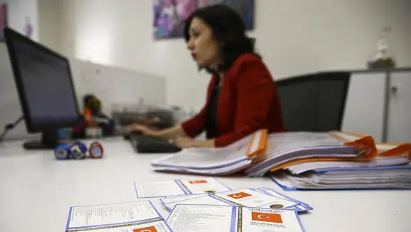 Araç sahiplerine yeni düzenleme: Noter sorgulamalarına ücret getirildi