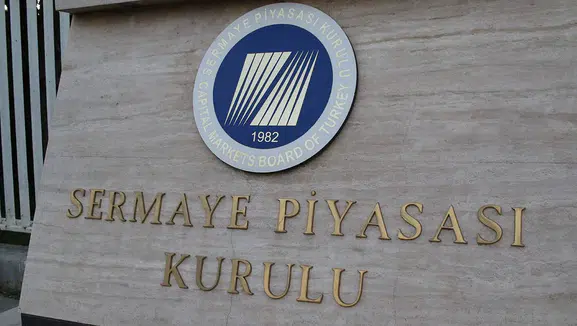 SPK'dan fon piyasasına kapsamlı tedbir: 7 portföy şirketinin 130 fonu tasfiye edilecek
