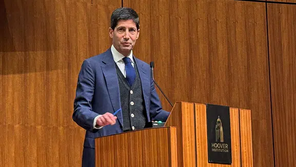 Trump'ın Fed başkanı tercihi belli oldu: Kevin Warsh aday gösterildi