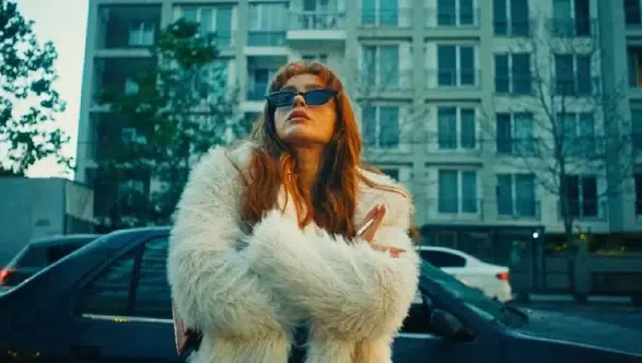 Müstehcen sahneleri nedeniyle yayından kaldırılan Jasmine'in yıldızı Asena Keskinci: “O rol benim güvenli alanımdı”